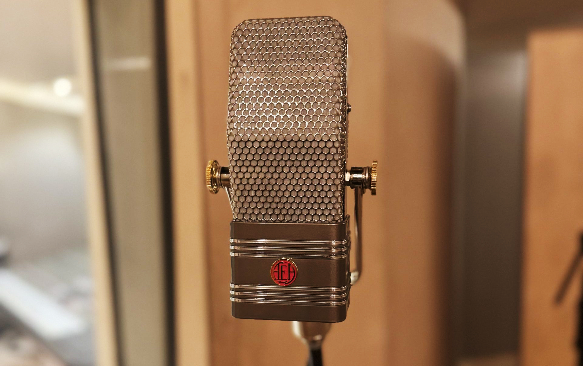 AEA A440 Ribbon Microphone, Recording Studio London